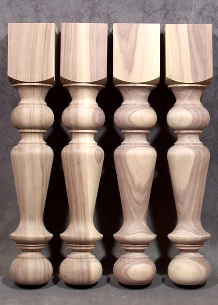 Gedraaide houten tafelpoot met een gebogen rokgedeelte onderaan, Amerikaanse noten, TL22